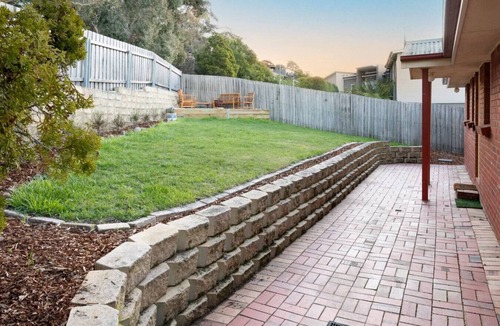 West Launceston Apartment | Comfortable Town House Near City