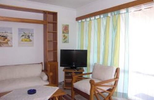 Dagbelen House | Comfortable holiday home with sea views, private beach, beautiful palm garden