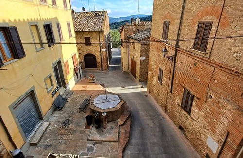 Gambassi Terme Apartment | COMFORTABLE TUSCAN HOUSE near FLORENCE and SAN GIMIGNANO