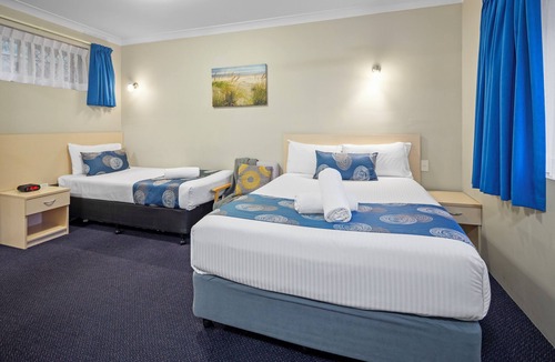 Coffs Harbour Hotel | Comfortable Twin Room Great for Small Families or Couples Coffs Harbour