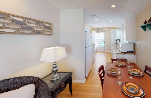 Madeira Beach House | Comfortable Two Bedroom Cottage Steps To The Beach