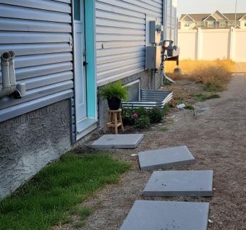 Regina House | Comfortable Two Bed Basement With Free WiFi, Laundry and Private Entry