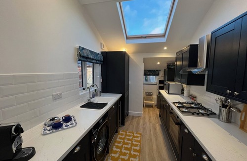 Swindon House | Comfortable two bed house - outskirts of Swindon