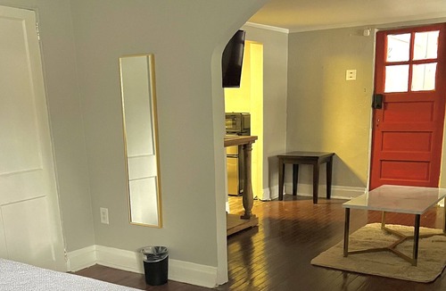 Villa Park Apartment | Comfortable Unit, Amazing Suburb. Only 5 min walk to train stop heading Downtown