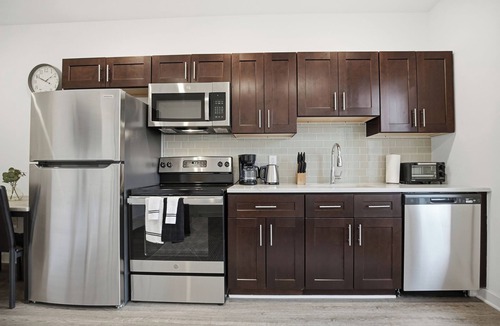 Fairmount Apartment | Comfortable updated 1BR in Fairmount Square