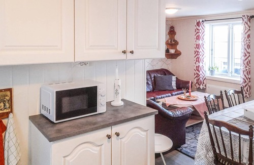 Frei Apartment | Comfortable vacation apartment with a view of the water.
