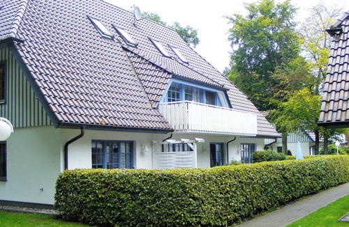 Ostseebad Prerow Apartment | Comfortable vacation apartment with large balcony, close to the forest, in the Eichenpark, WLAN