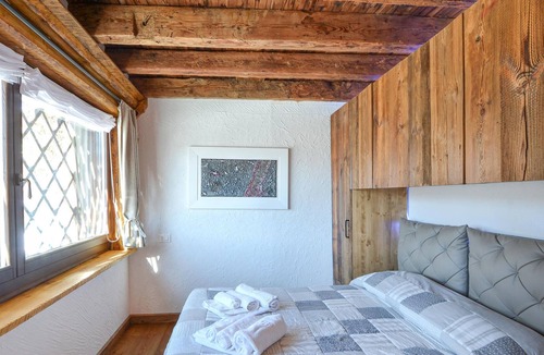 Ovaro Apartment | Comfortable vacation apartment with mountain panorama in a quiet location.