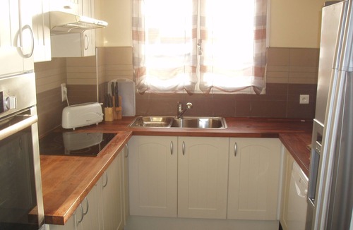 Prades House | Comfortable Villa Close to Lake Sea Mountains Airport Unrivaled View