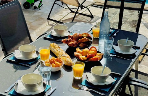 Saint-Maximin Villa | Comfortable villa with private pool, air conditioning, 5 min from Uzès