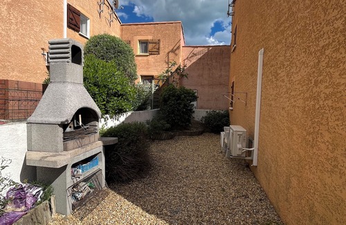 Saint-Pierre-la-Mer House | Comfortable villa, garden, parking in quiet residence 800m from the beach