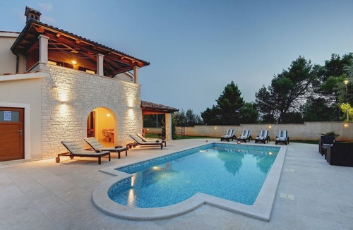 Medulin House | Comfortable villa just 1,5 km from beach with private pool