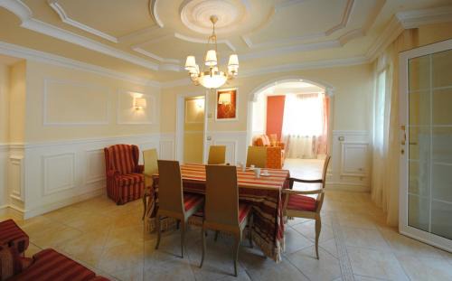 Montelabbate House | Comfortable villa lower level in Montelabbate with private pool