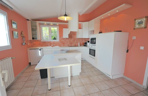 Tarcu House | Comfortable villa rental 8-10 people Tarco seaside