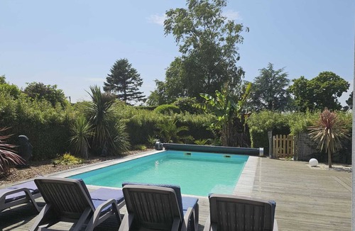 Locquirec House | Comfortable villa with heated pool