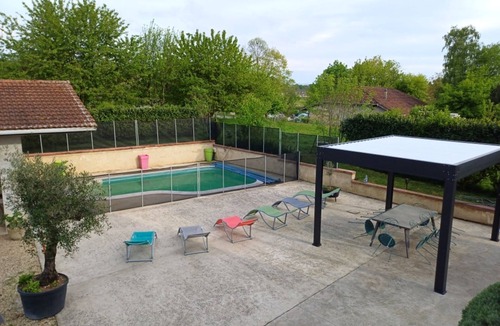 Foissiat Villa | Comfortable villa with pool in the countryside