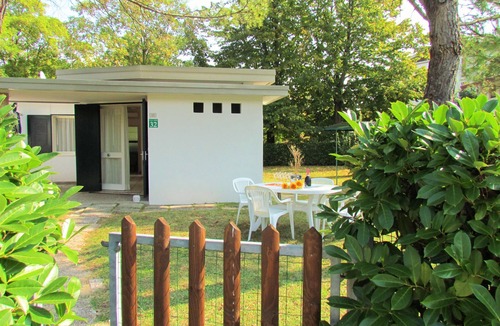 Bibione Pineda Villa | Comfortable villa with fenced garden