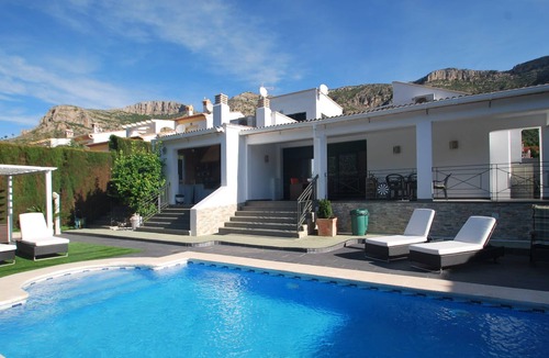 La Drova Villa | Comfortable Villa with private pool with air condition