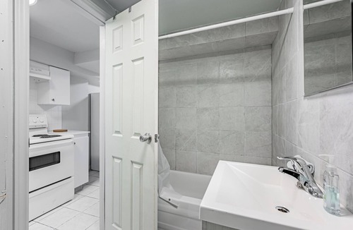 Rockcliffe - Smythe House | Comfortable Walk Up Basement One Bedroom Plus Living Free Parking