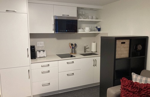 South Cambie Apartment | Comfortable, well located, 2 bedrooms in Vancouver