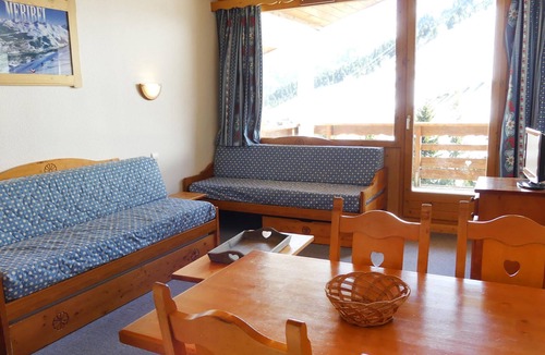 Meribel-Mottaret Apartment | Comfortable with large south terrace, pets allowed