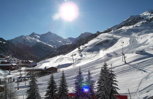 Meribel-Mottaret Apartment | Comfortable with large south terrace, pets allowed