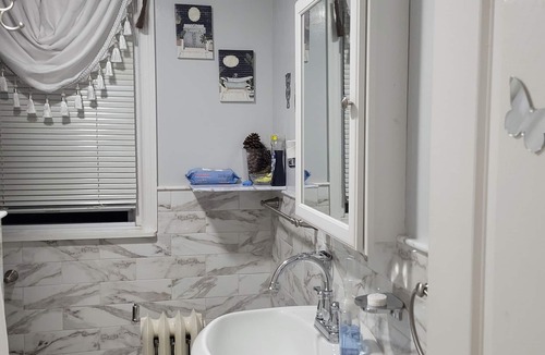 Roselle Bed & Breakfast | Comfortable with WiFi and AC in welcoming Roselle