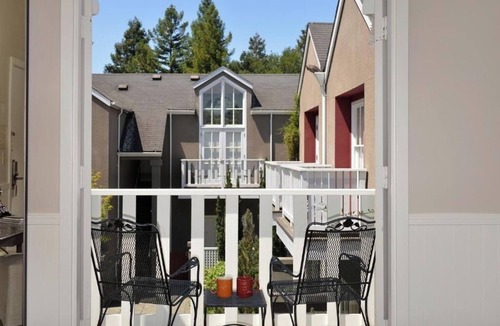 Santa Rosa Hotel | Comfortable Yet Adventurous Junior Suite Near Trails, Tasting Rooms + Local Eats