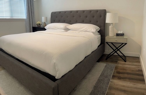 Cobble Hill House | Comfortable1 bedroom suite located in Cowichan Valley close to various wineries.