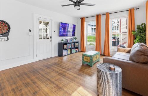 Holy Cross House | Comfy 1 Bed 1 Bath Near Downtown Indy - Sleeps 4