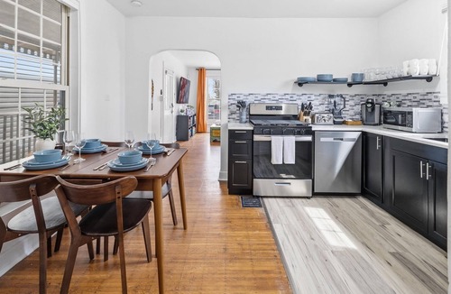 Holy Cross House | Comfy 1 Bed 1 Bath Near Downtown Indy - Sleeps 4