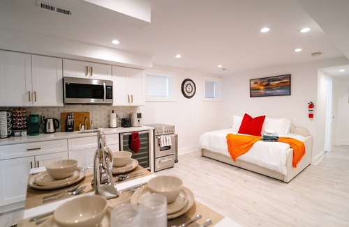 Park View House | Comfy 1BR Basement DC | Sleeps 5 | Near Metro