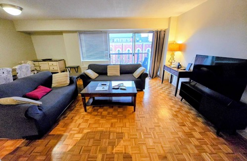 Medical Center Area Apartment | Comfy 2 Bed Apt 6 Min Walk To Boston Children's Hospital, Brigham, Dana Farber.