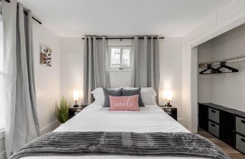Westside Apartment | Comfy 2-Bed with Office by hospitals & entertainment