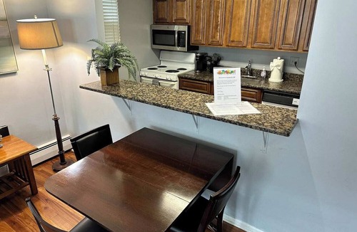 Narberth Apartment | Comfy 2 BR Mid Term Apartment