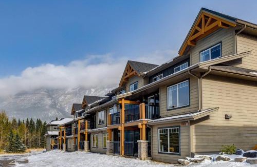 Copperstone Resort House | Comfy 2BR Minutes from Downtown with Hot Tub