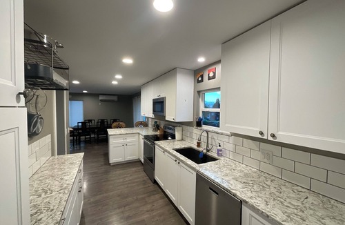Monitor House | Comfy 3-bed bungalow in East Wenatchee, where nearby adventures await.