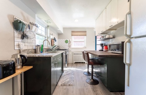 Crafton House | Comfy 3Bedrooms 2Bathrooms Excellent Location Home near to Downtown Pittsburgh