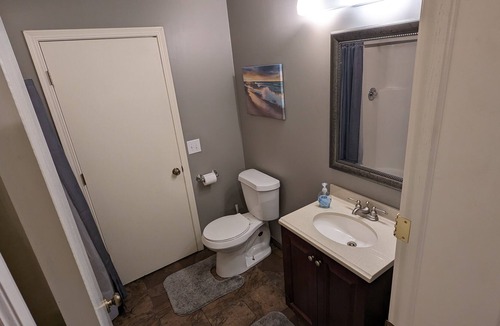 Grandview House | Comfy and Convenient Grandview Home