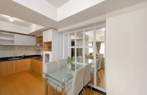 Karet Apartment | Comfy and Elegant 2BR The Wave Kuningan Apartment
