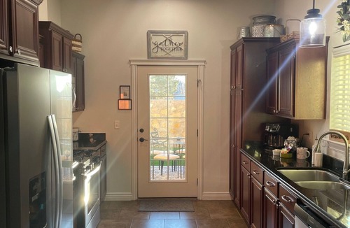 Biggs Field House | Comfy and Fun Home for Families-Dogs-Pool-Gated Community-Security-Great deal!