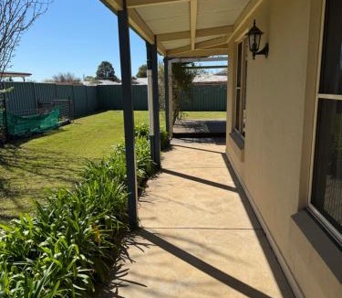 Central Mudgee House | Comfy and relaxing stay - Rest Easy Mudgee Cottage