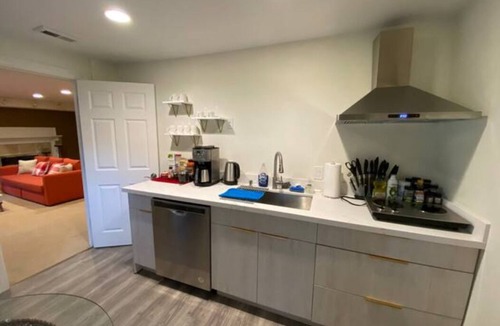East Lake Hills House | Comfy and spacious 2Br/1Bath guest house at convenient location