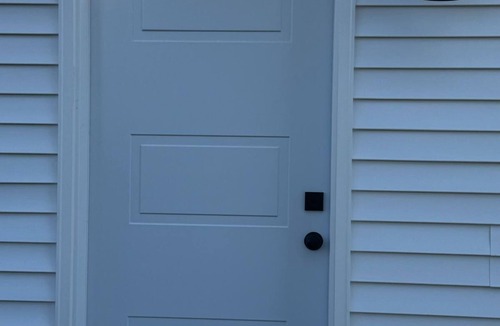 Moncton Apartment | Comfy apartment is perfect for couples. It is close to magnetic hill & casino.