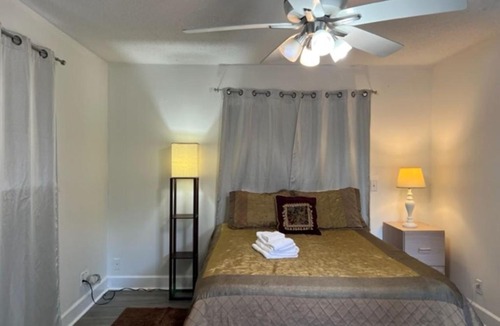 Sunbeam Apartment | Comfy Beautiful 3 bedroom Home in Jacksonville