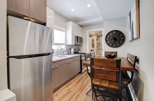 Jersey City Apartment | Comfy Bright Peaceful 1BR - Minutes to NYC