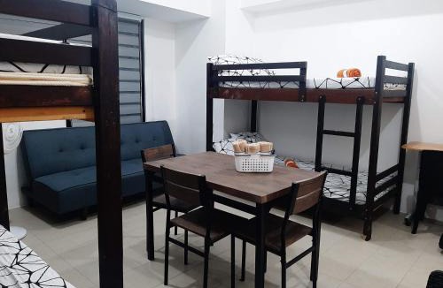 Plainview Hostel | Comfy Bunkbed with Pool