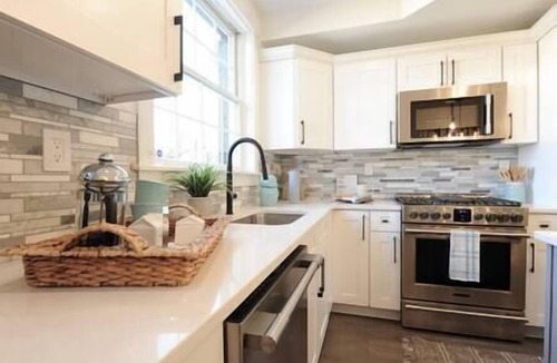 Fort Totten House | Comfy Cherry Blossom Townhouse/Easy DC Access