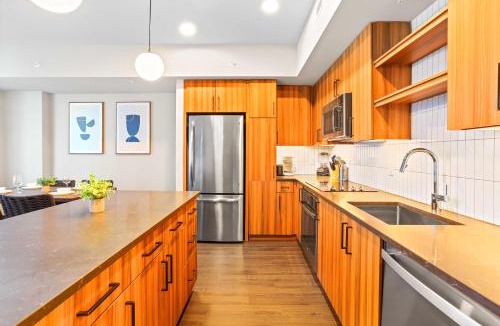 Clarendon Apartment | Comfy Clarendon Apt - Steps from Metro