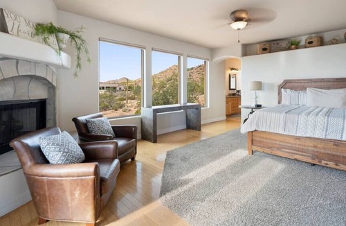 East Mesa House | Comfy & Clean Vacation Home with Amazing Views